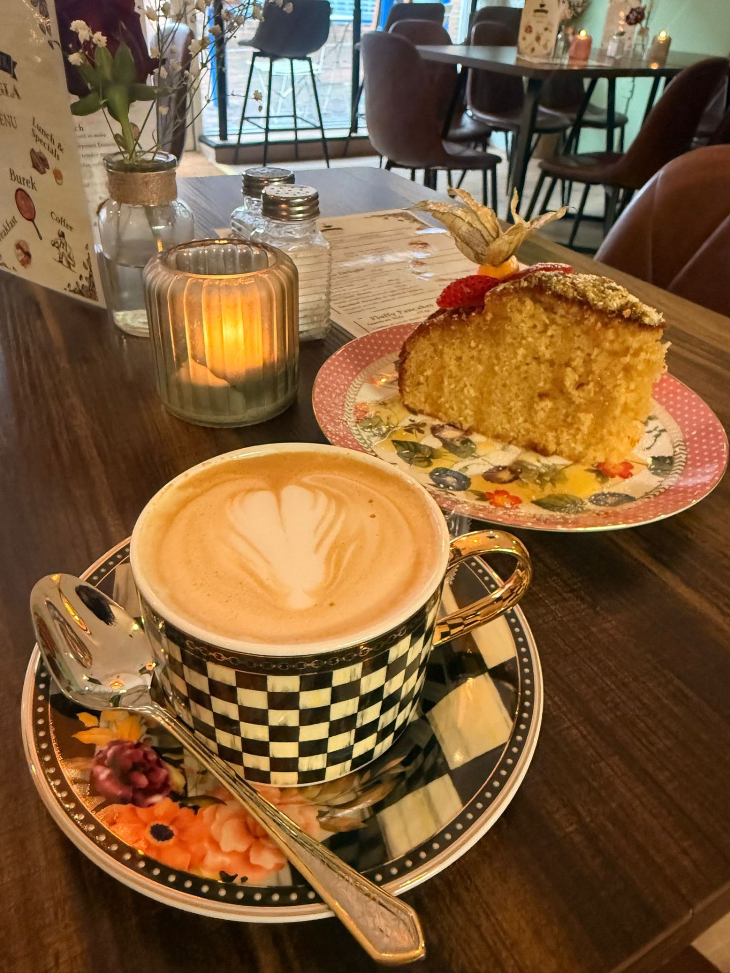 Cappuccino & cake